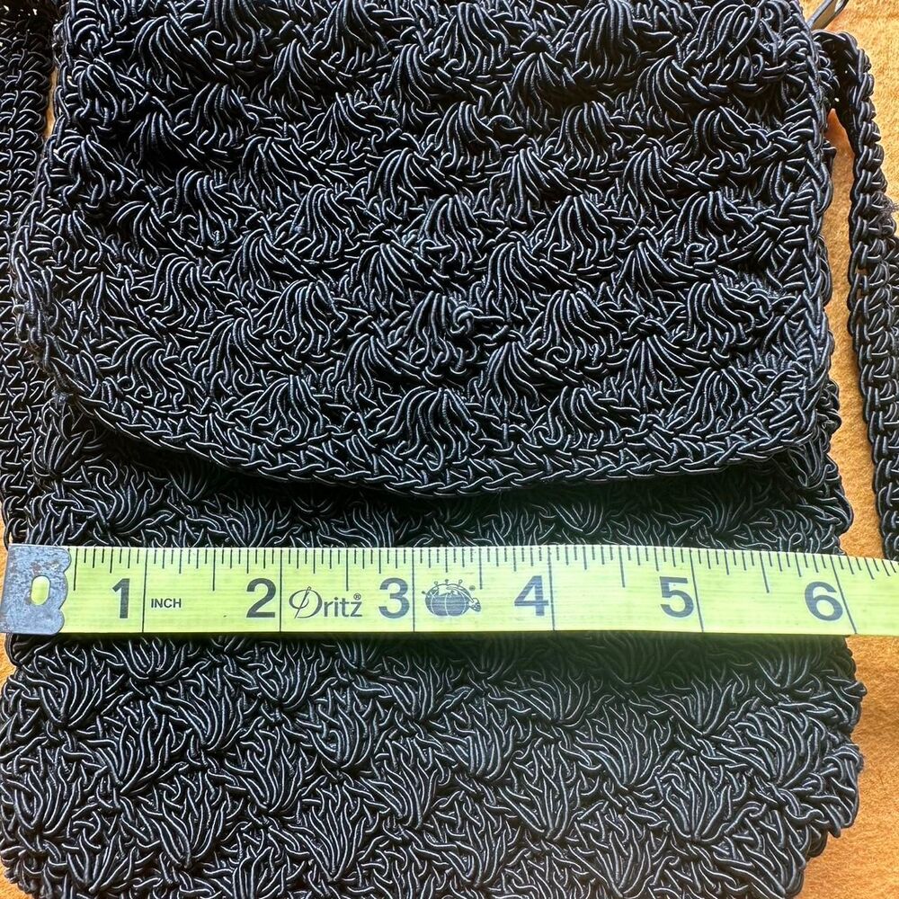 Small Crocheted cross body bag- black - Picture 6 of 6